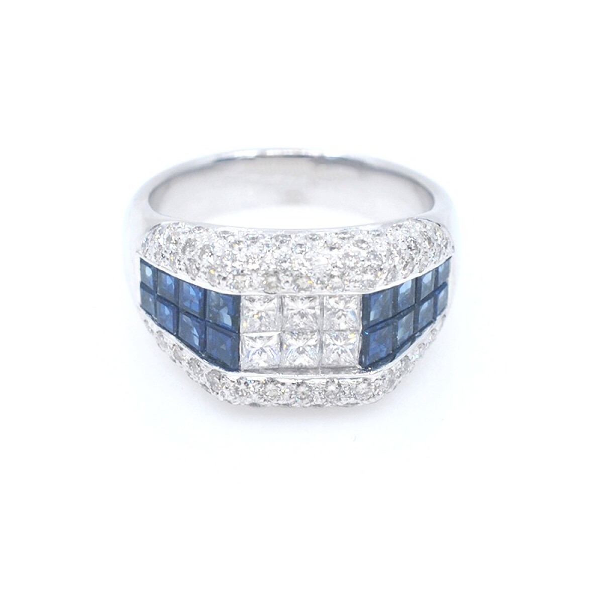 Anillo en oro 18k blanco, brillantes y zafiro carré. 