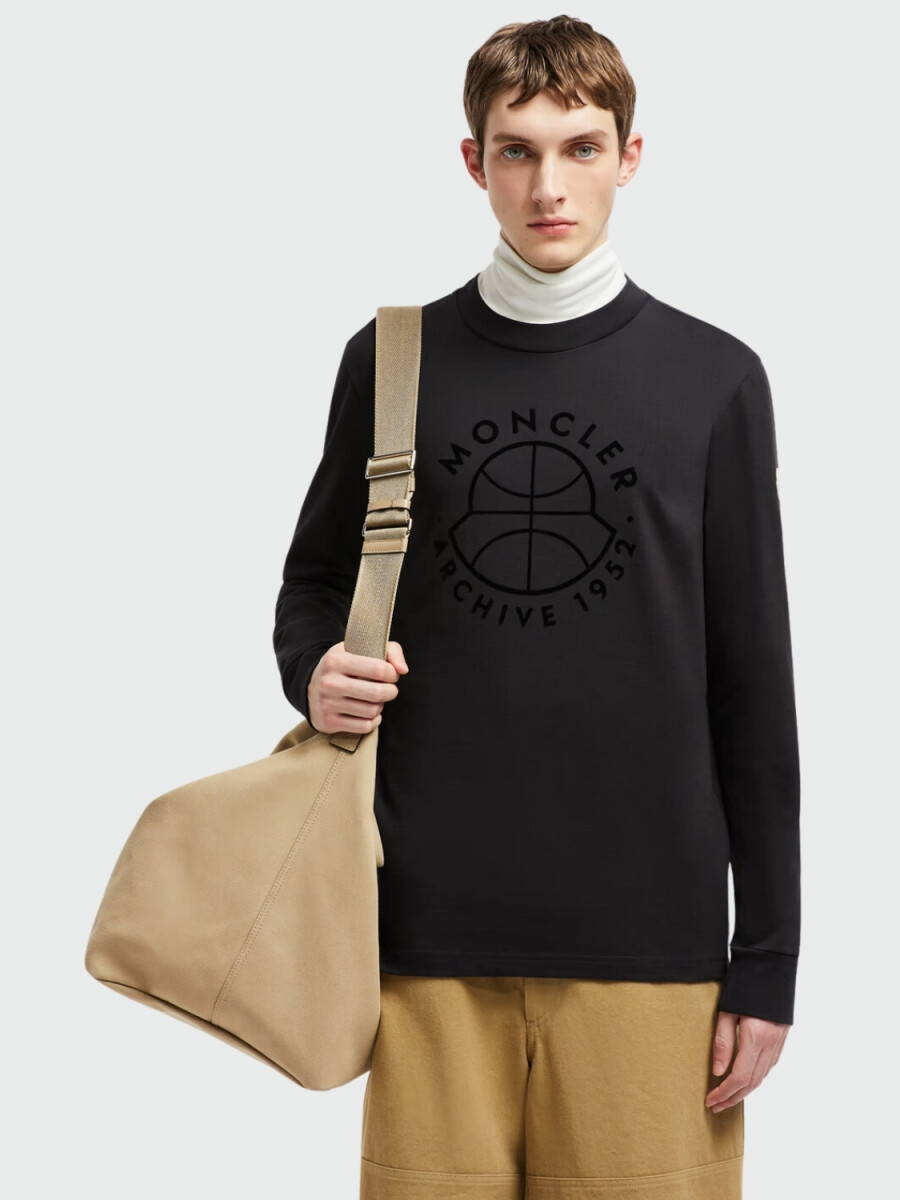Moncler - Camiseta de Manga Larga con Logotipo de Baloncesto - Negro 