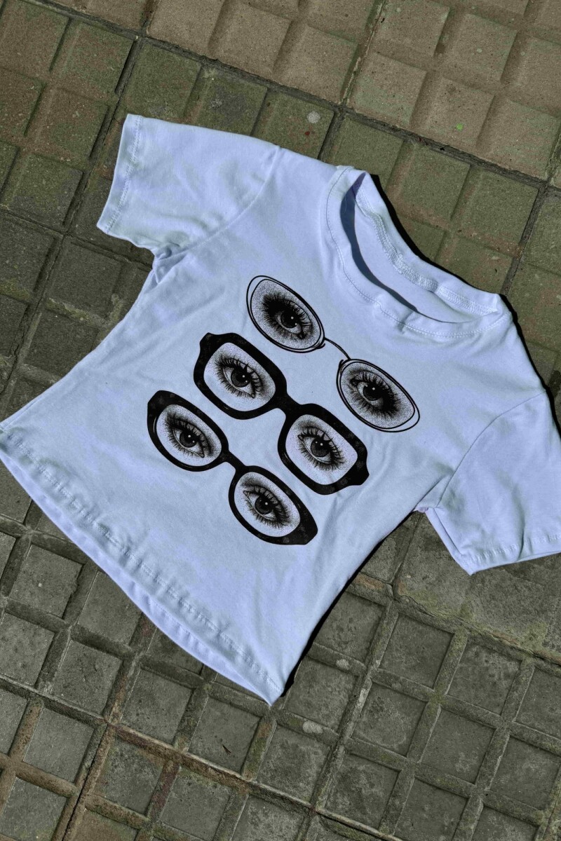 Remera con diseño estampada Remera con diseño estampada