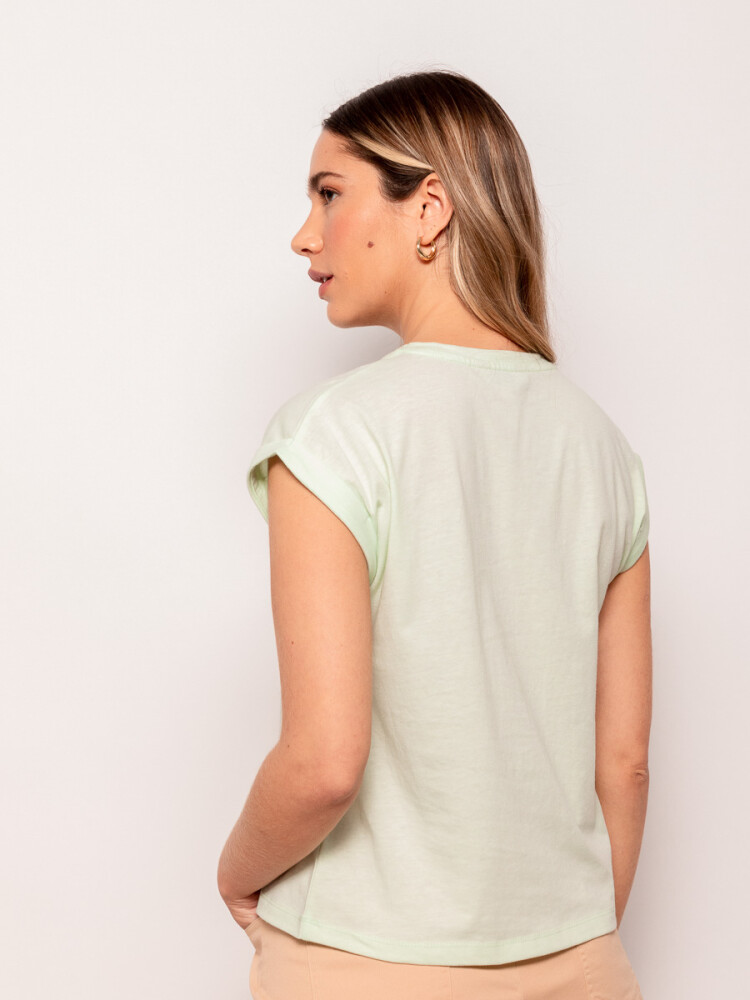 REMERA FLORALIES Verde Pastel