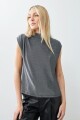 Blusa lurex con tablas en hombro plateado