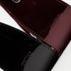 Cartera Al Hombro Leaf en Efecto Cuero Charol Negro