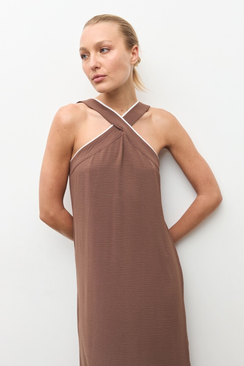 Maxi vestido halter chocolate