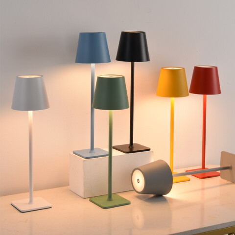 Lámpara de mesa LED inalámbrica 5W celeste USB-C IX5004