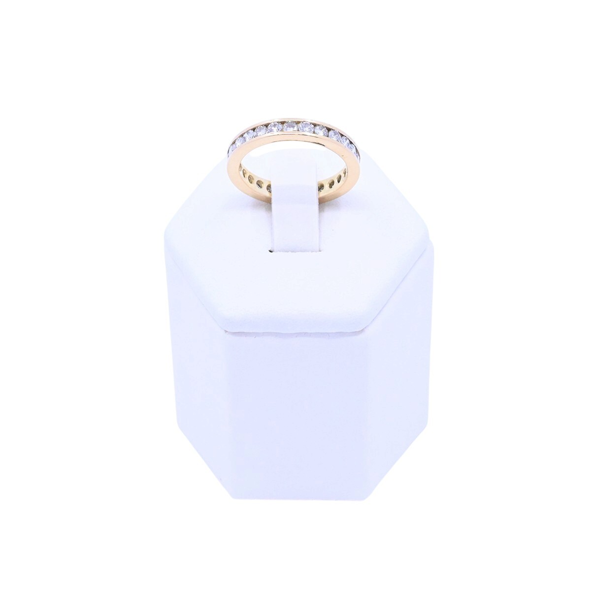 Anillo sin fin oro 18k engarce carril con brillantes. 