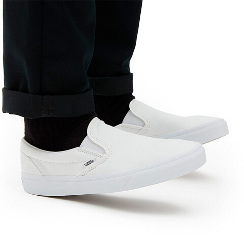 CLASSIC SLIP ON White