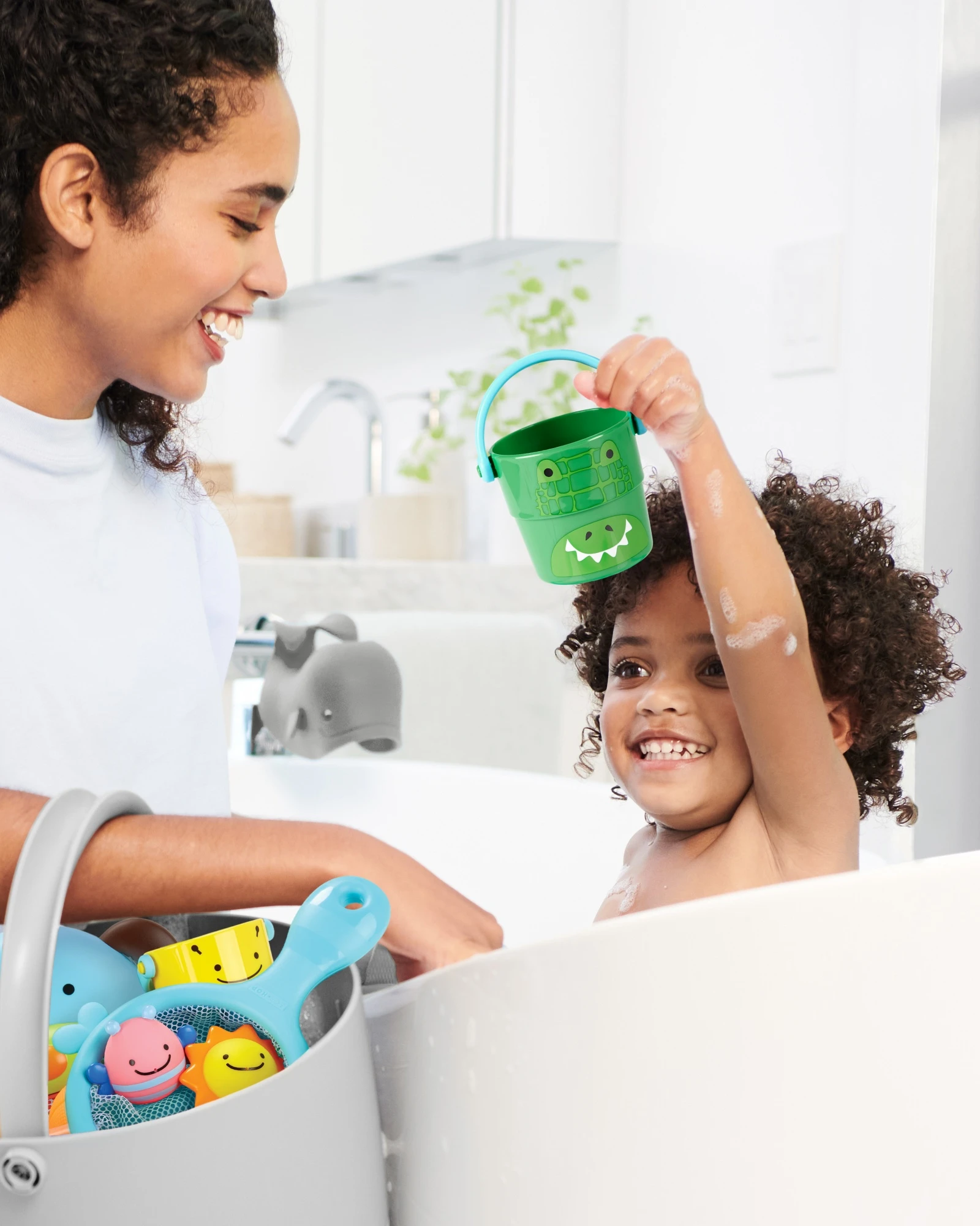 Juego de baño cinco baldes rociadores, diseño zoo Juego de baño cinco baldes rociadores, diseño zoo
