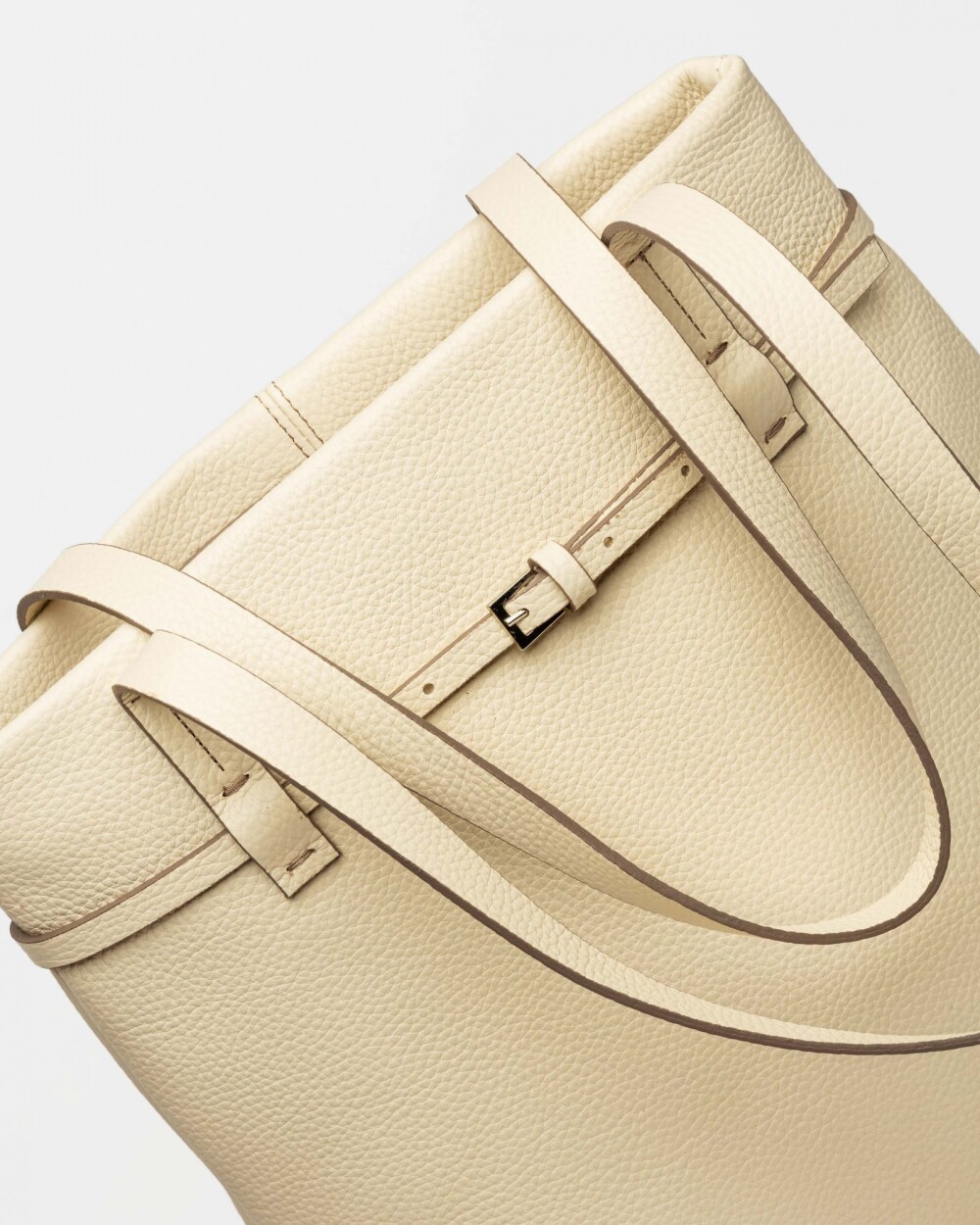 Shopper Bay en cuero graneado Cotton