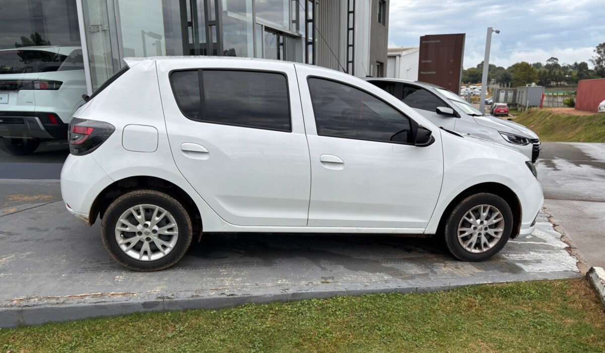 Renault Sandero Life 1.0 - 2022 Renault Sandero Life 1.0 - 2022