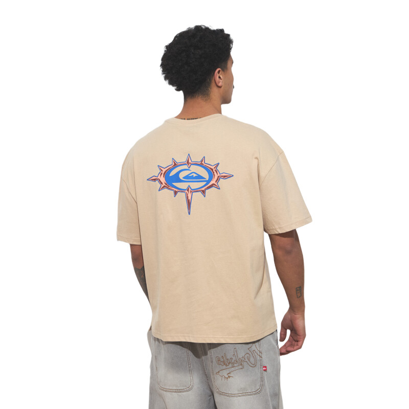 Remera Quiksilver Metal Vision - Beige Remera Quiksilver Metal Vision - Beige