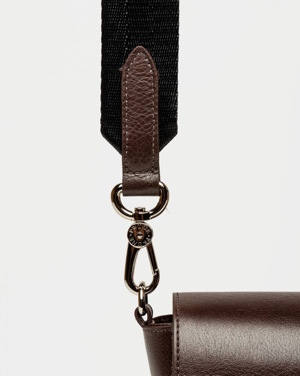 Bandolera The Circle en cuero liso Marron