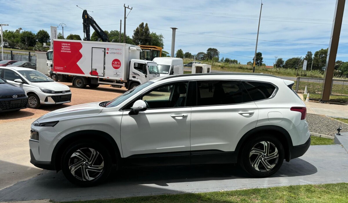 Hyundai New Santa Fe 2.5 Premium - 2022 (7Plz) Hyundai New Santa Fe 2.5 Premium - 2022 (7Plz)
