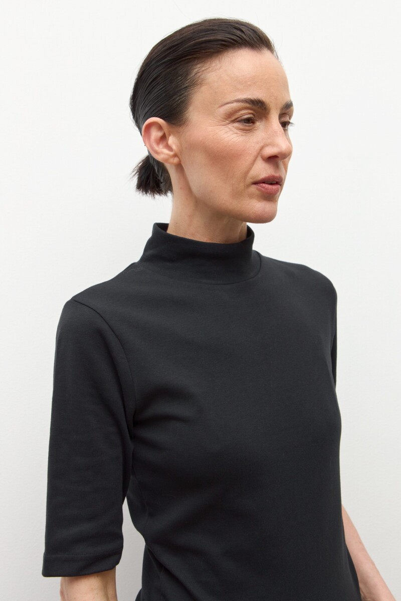 Media polera manga corta negro