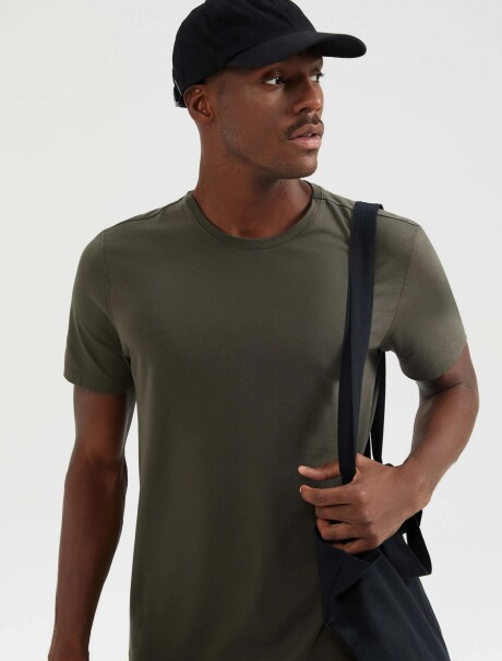 CAMISETA BÁSICA EN ALGODÓN PIMA VERDE