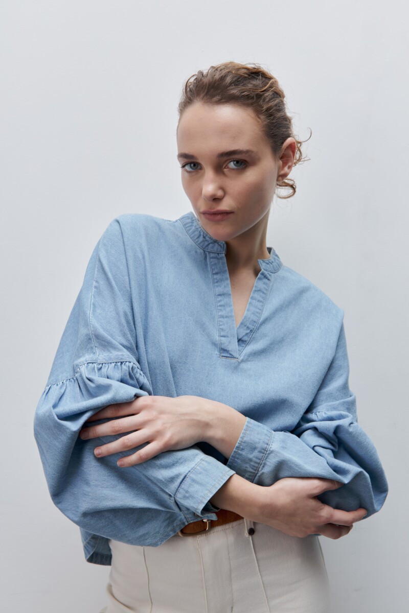 BLUSA TOPO Celeste