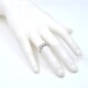 Anillo en platino con brillantes baguette y redondos Anillo en platino con brillantes baguette y redondos
