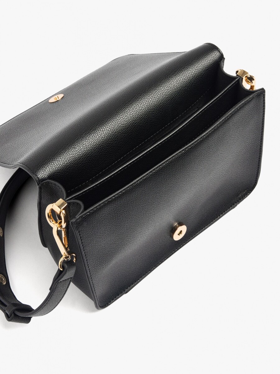 Bolso Bandolera Con Textura Y Solapa negro