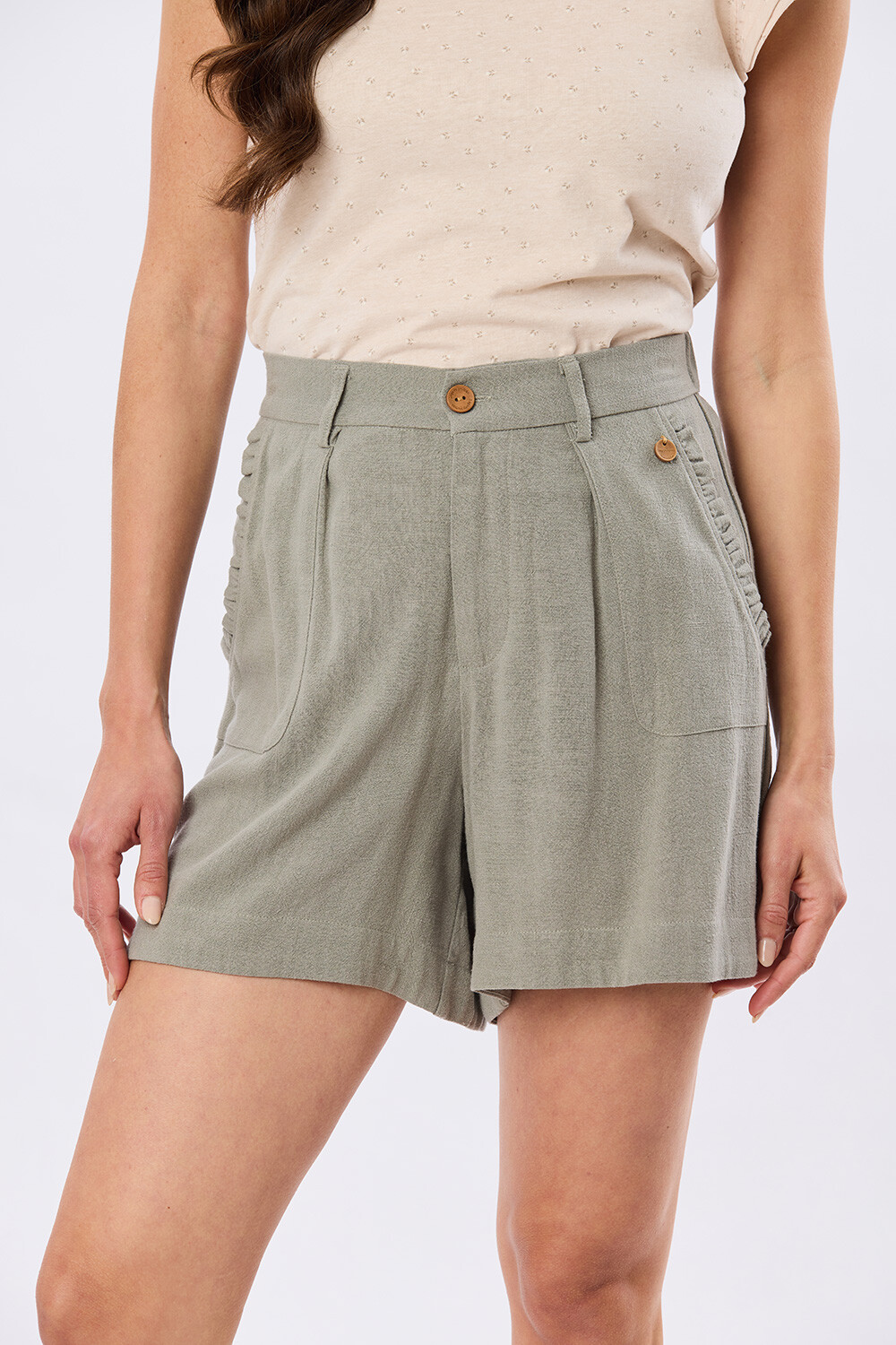 SHORT DE LINO CON VOLADO Verde