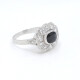 Anillo En Platino, Zafiro Oval Y Brillantes Anillo En Platino, Zafiro Oval Y Brillantes