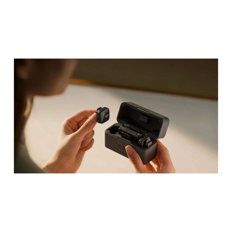Micrófono Inalámbrico DJI Mic Mini con 2 Transmisores, Receptor y Estuche de Carga Micrófono Inalámbrico DJI Mic Mini con 2 Transmisores, Receptor y Estuche de Carga