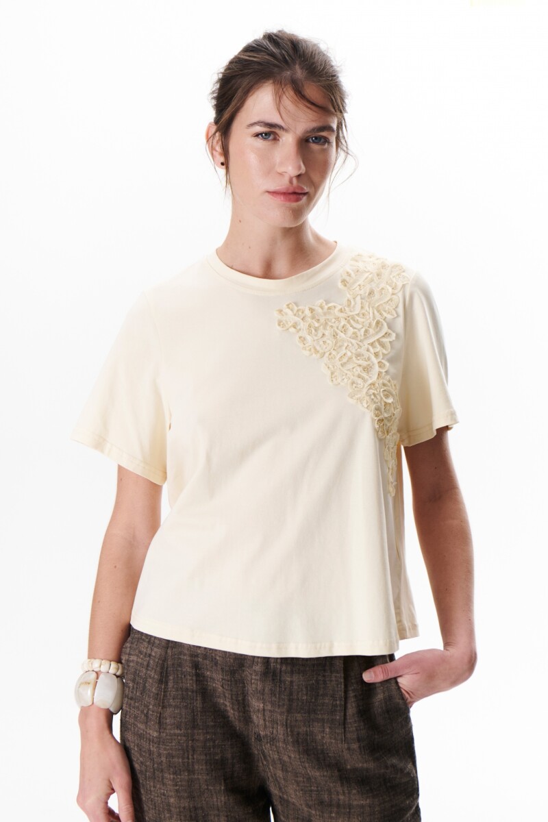 REMERA BLOOM CRUDO