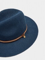 Sombrero De Punto Con Cintos Efecto Piel azul-marino
