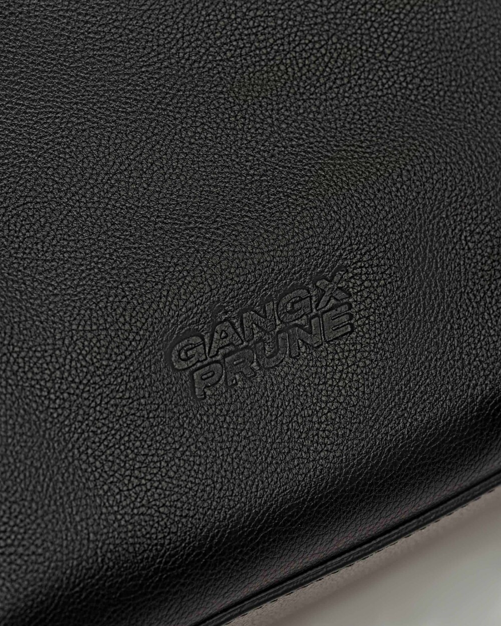 Cartera al hombro The Gang Manifest en cuero graneado Negro