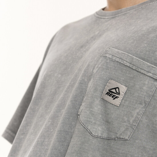 Remera Reef Oversize Pocket Gris