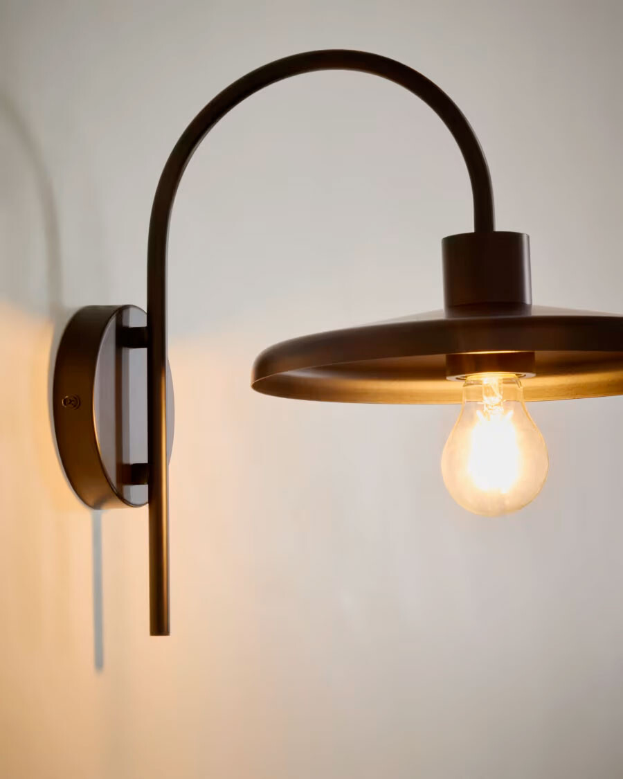 Aplique de pared Nuvira de acero negro satinado