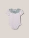 Body Con Cuello De Popelin Estampado Flores Blanco