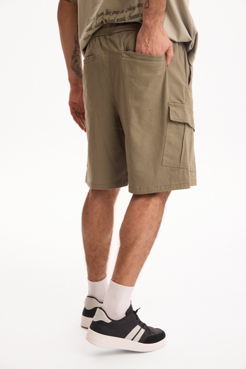 Bermuda De Gabrardina Frame Verde Militar