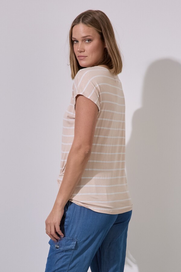 Remera Nudo BEIGE