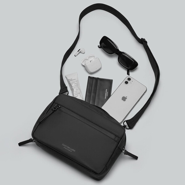 Bolso Gastón Luga Dash Horizontal Vertical Impermeable Color Negro