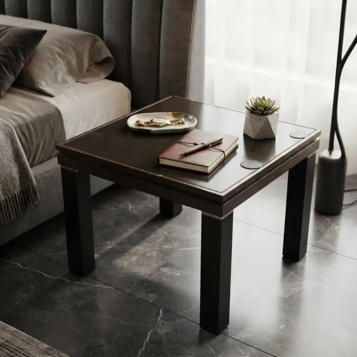 Mesa lateral con vidrio negro - MERCADERIA CON DETALLES 