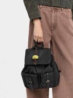 Mochila De Nylon Con Colgante negro