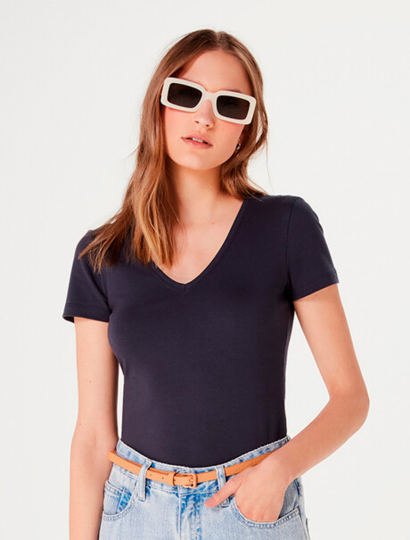 CAMISETA BÁSICA SLIM CUELLO EN V AZUL OSCURO