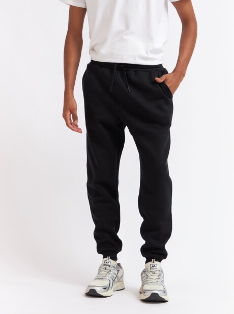 JOGGER AGUILA NEGRO