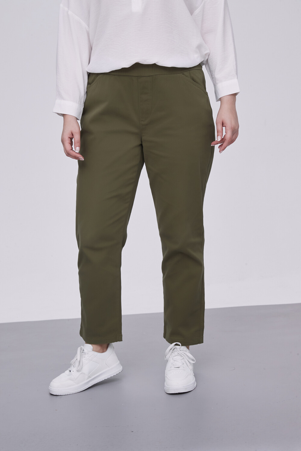 Pantalon Bekwai Verde Oliva Oscuro