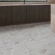 PORCELANATO PARA PISO Y PARED DE 60X120 PORCELANATO TIPO TERRAZZO RECTIFICADO MATE SERIE PETRA ARGENTA GAMAS DE GRIS