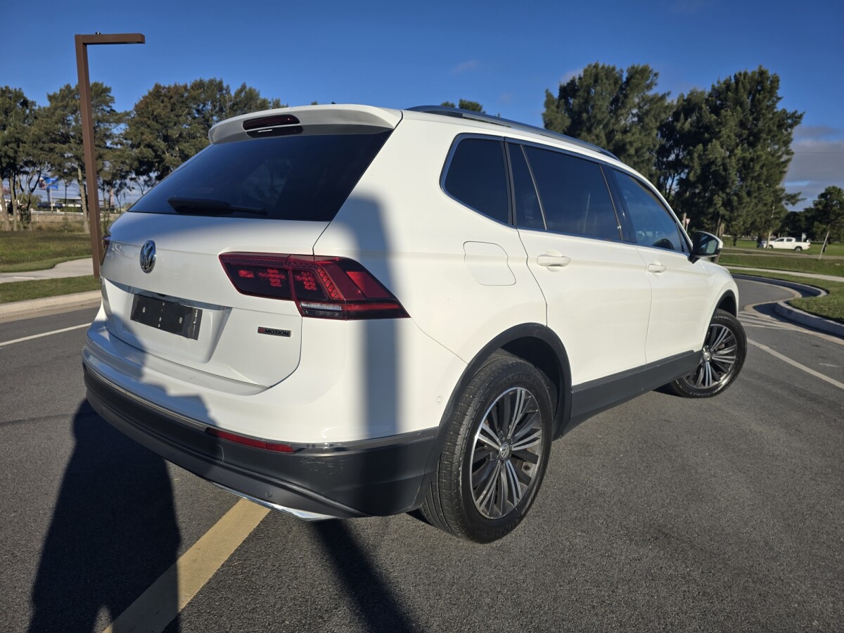 Volkswagen Tiguan Highline 2.0 7Pax | Permuta / Financia Volkswagen Tiguan Highline 2.0 7Pax | Permuta / Financia
