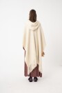 RUANA CAPUCHA Y BUFANDA Blanco