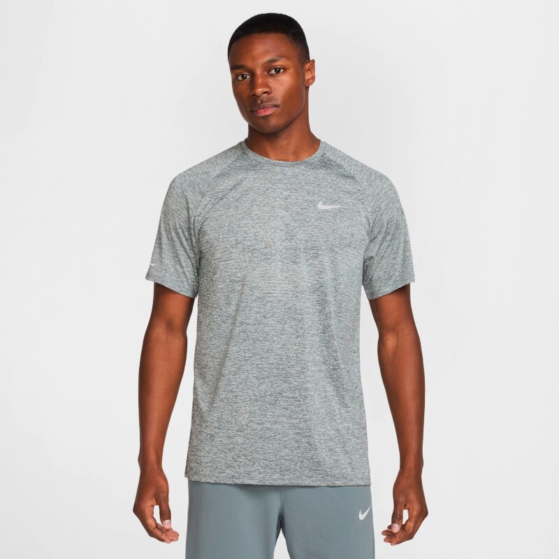 Camiseta Nike Dri-Fit Adv Stride Top de Hombre Gris