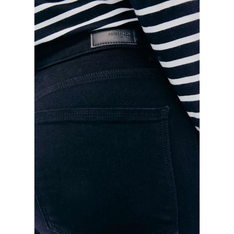 CALCA FEM PRETO
