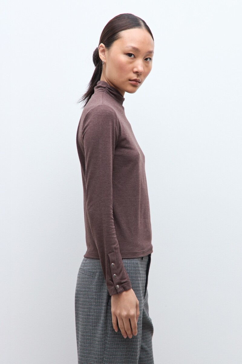 Media polera con frunces chocolate melange