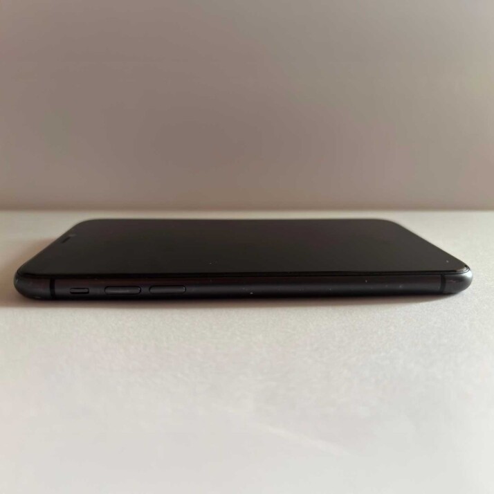 iPhone 11 64 GB - Black iPhone 11 64 GB - Black