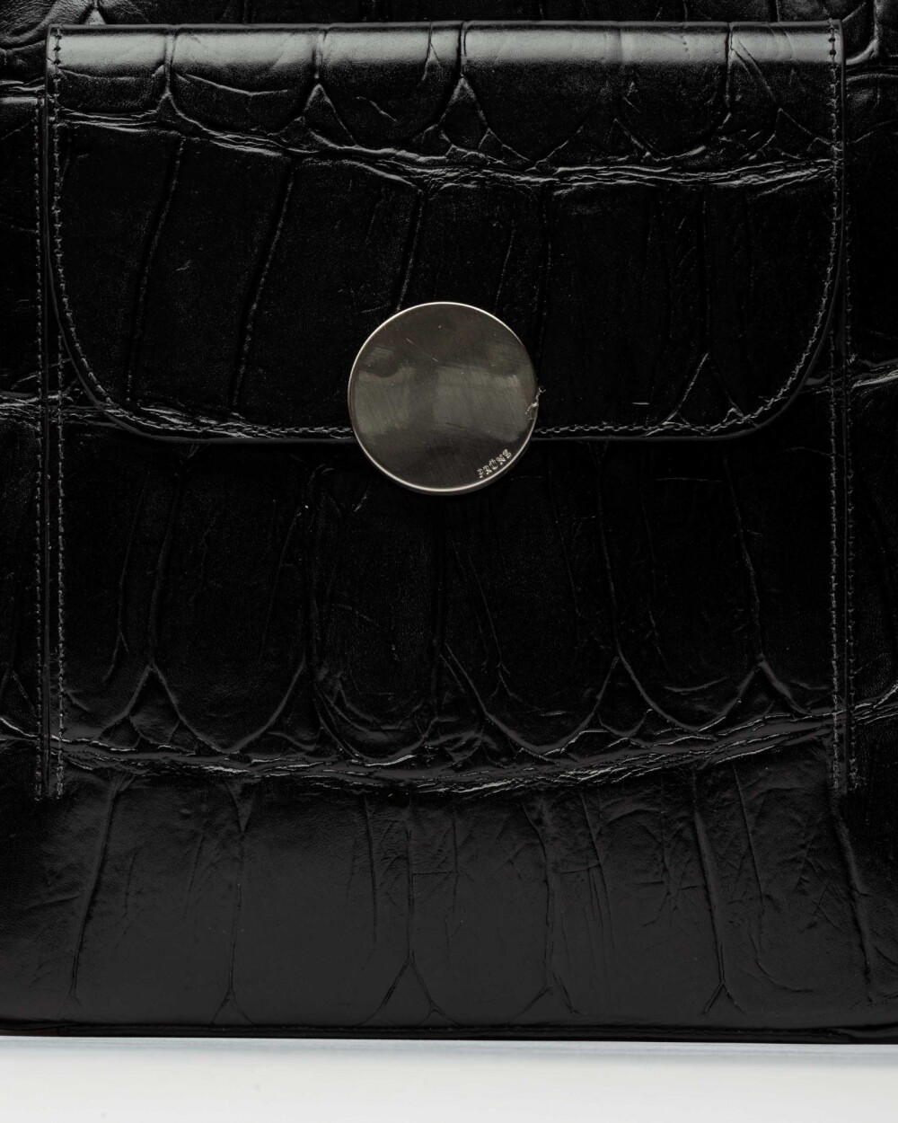 Shopper The Circle En Cuero Grabado Big Croco Negro