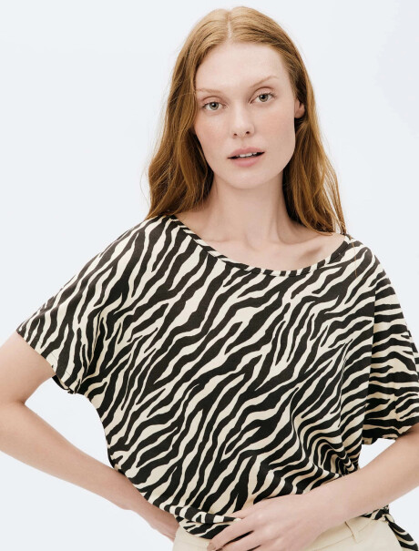 BLUSA MANGA CORTA ESTAMPADA MARRÓN