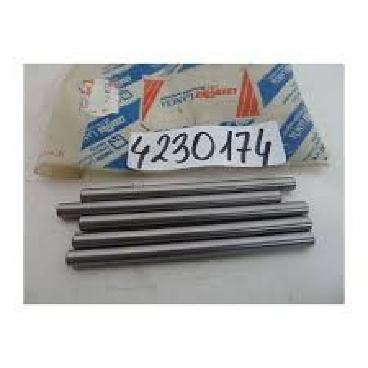 PERNO FIAT COMANDO BOMBA NAFTA 600S - 