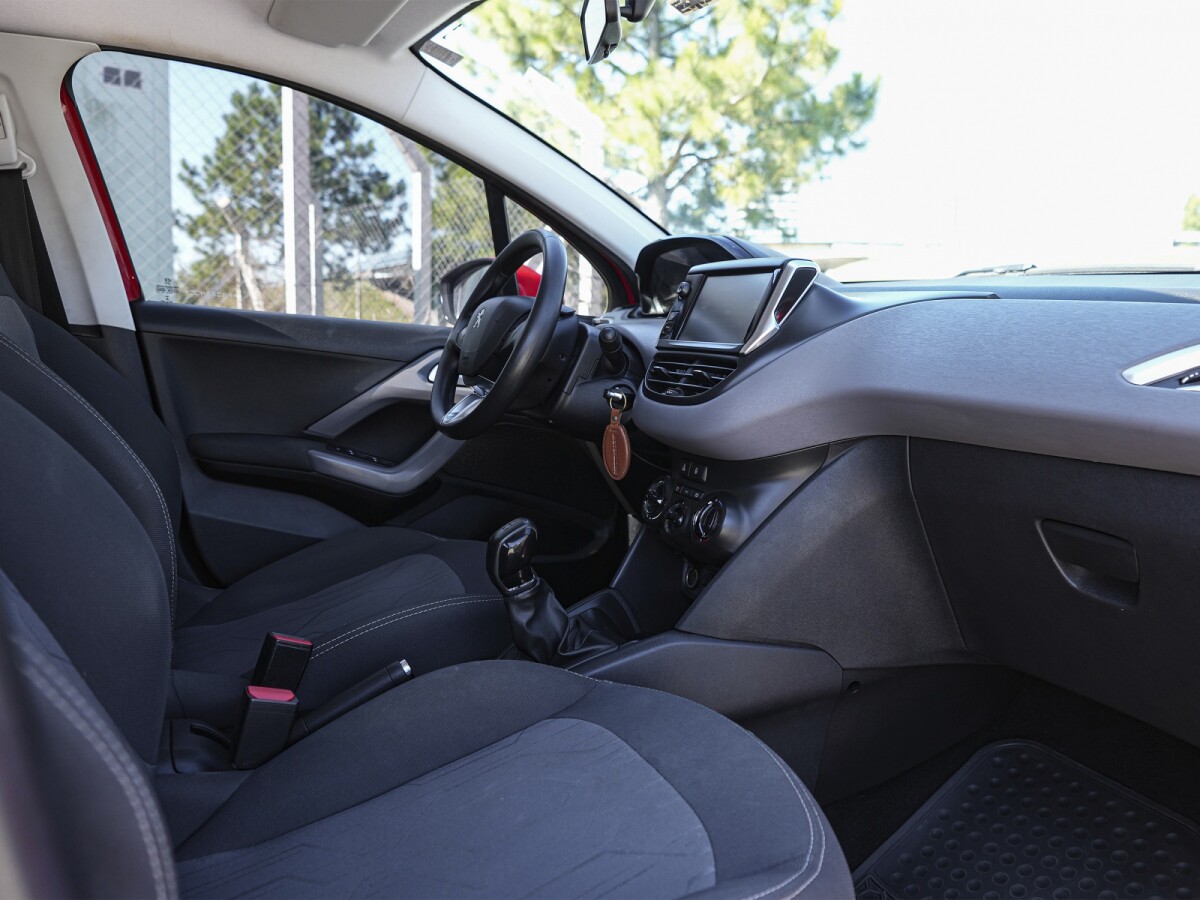 Peugeot 208 Allure 1.5 Extra Full 1.5 | Permuta / Financia Peugeot 208 Allure 1.5 Extra Full 1.5 | Permuta / Financia