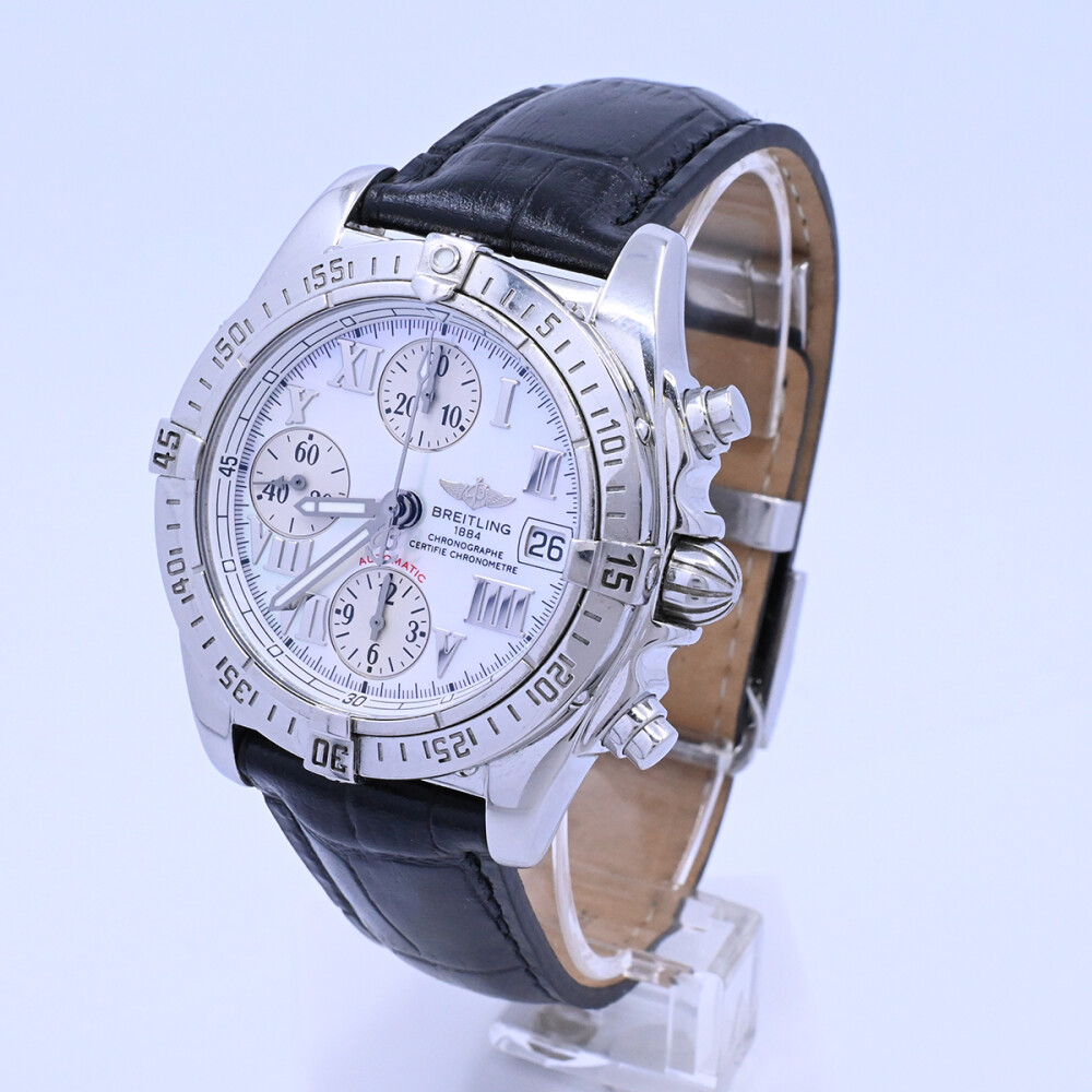 Breitling Chrono Cockpit A 13358 automatic 39 mm madre perla dial, año 2008. Breitling Chrono Cockpit A 13358 automatic 39 mm madre perla dial, año 2008.
